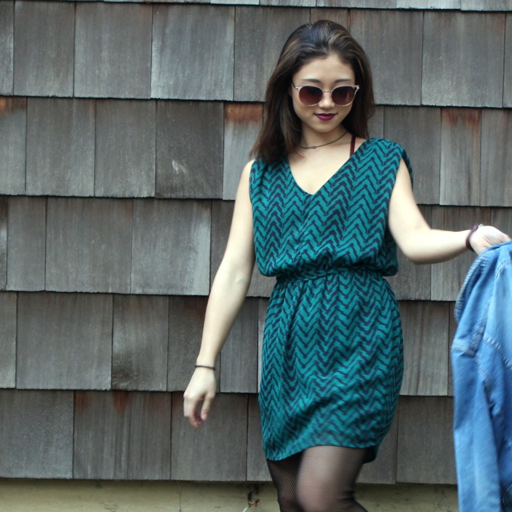 Green Geometric Mini Dress - Picture 3 of 5